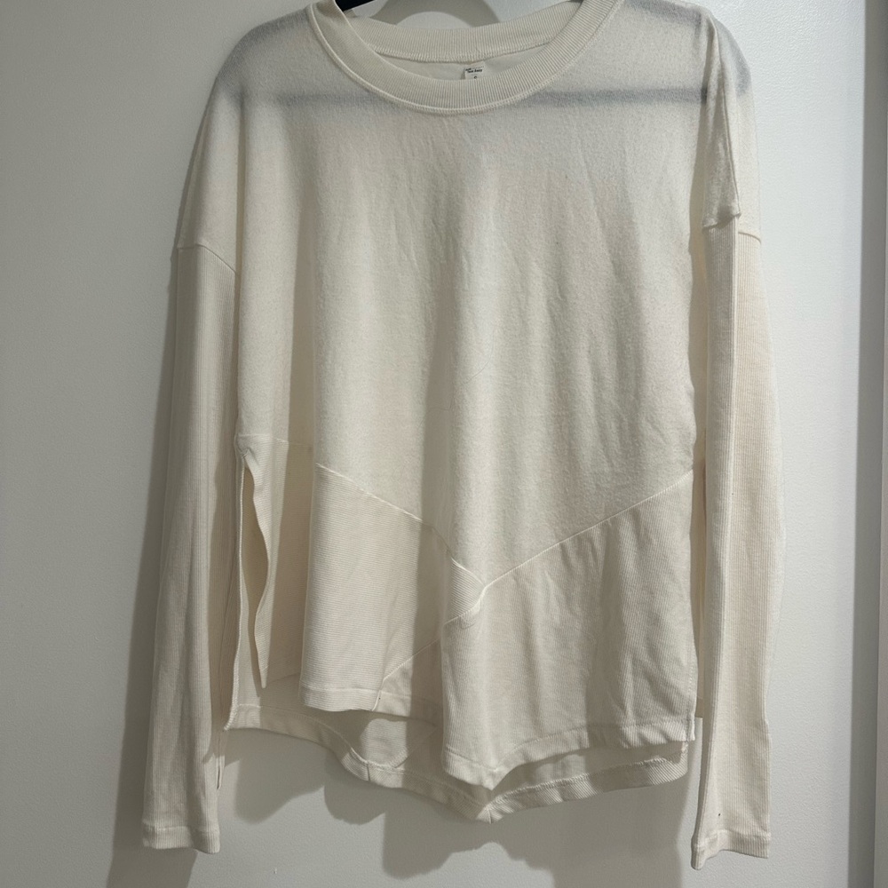 ALO Yoga Cream Asymmetrical Pull Over Relaxed Fit